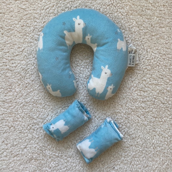 Blankets & Beyond Baby Neck Pillow and Strap Cushions - Picture 2 of 9